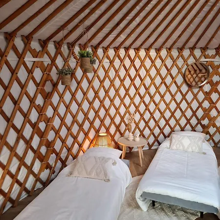 Yurt 2-4p Ravels